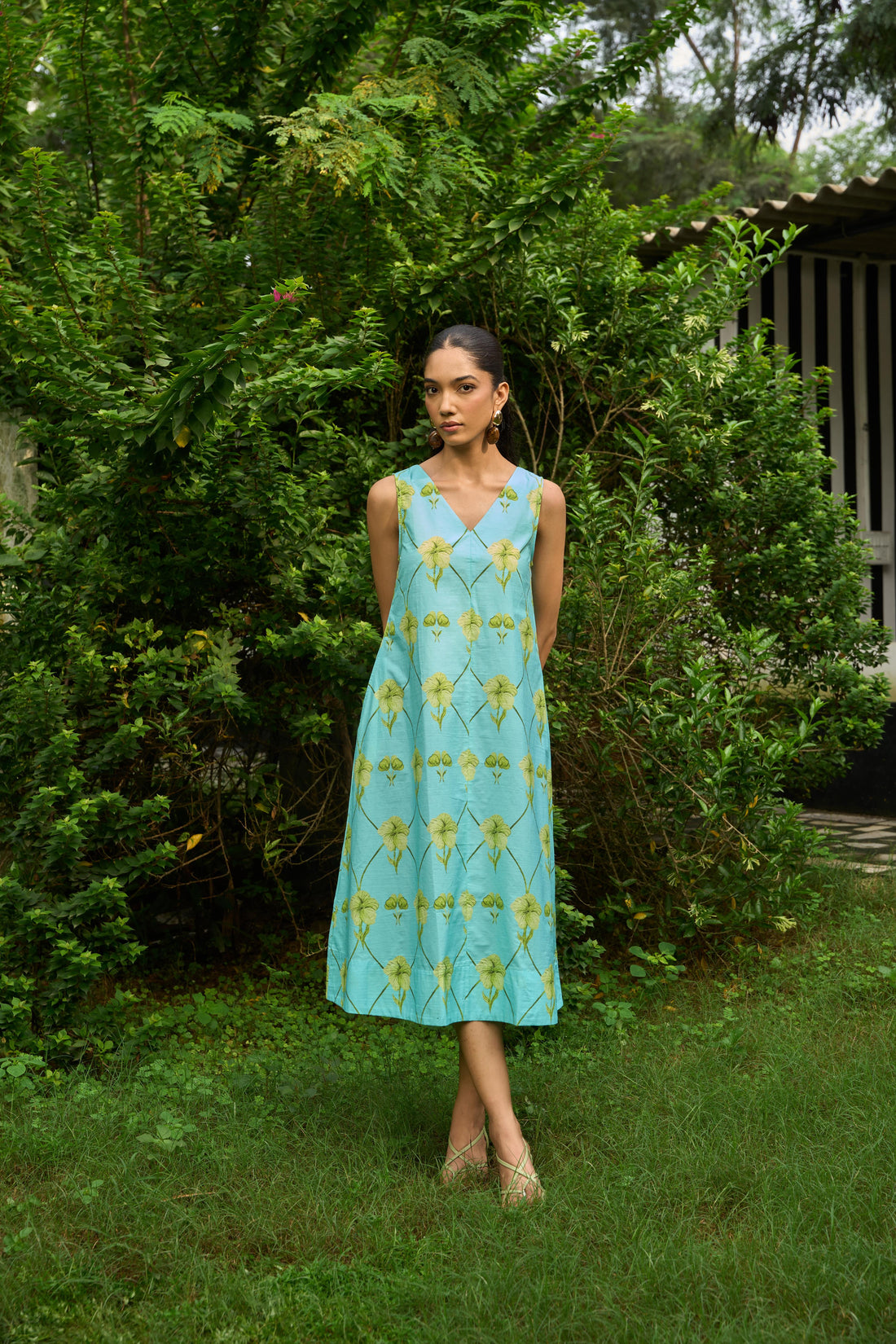 Seafern Sleeveless Midi Dress