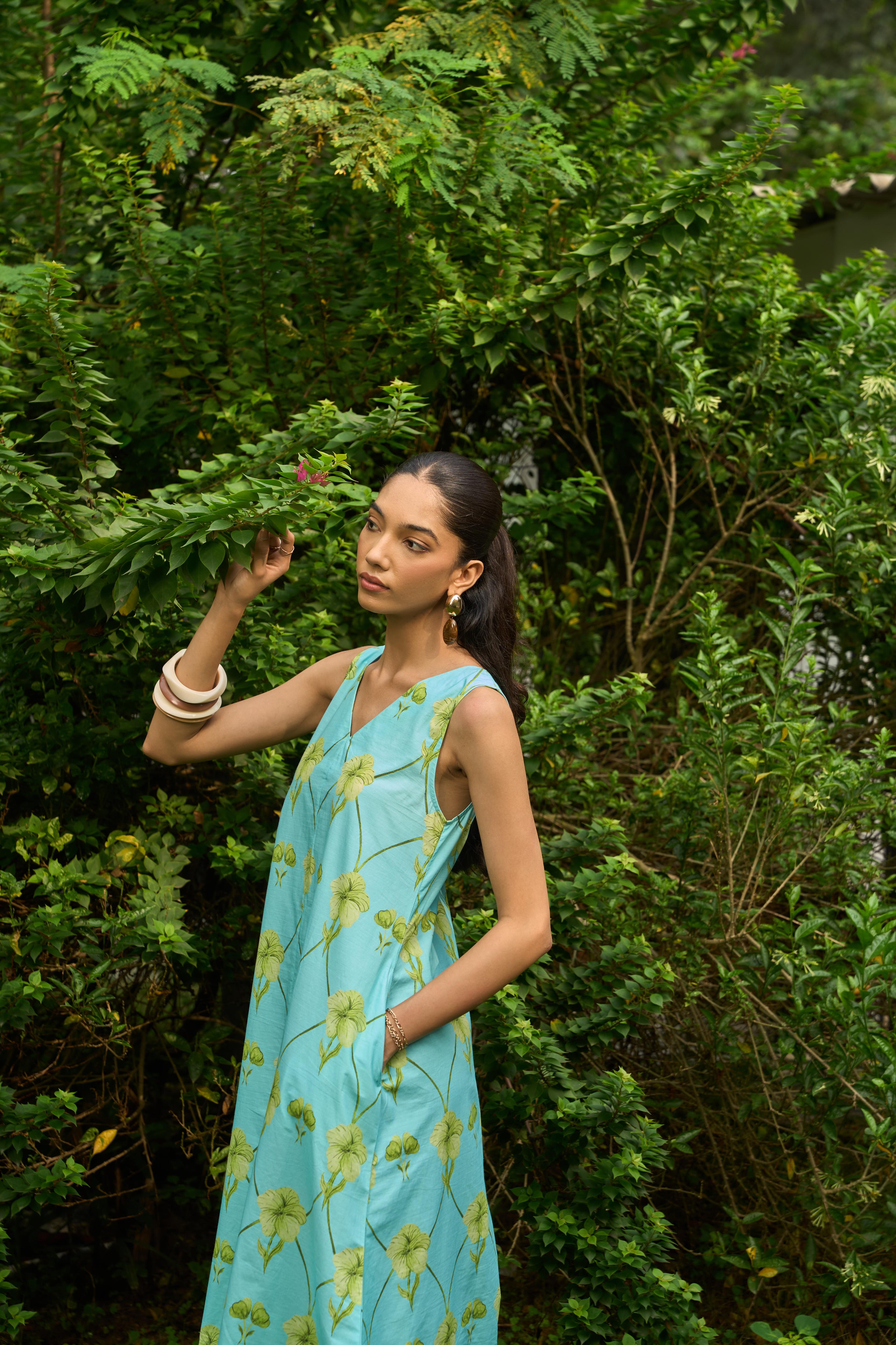 Seafern Sleeveless Midi Dress